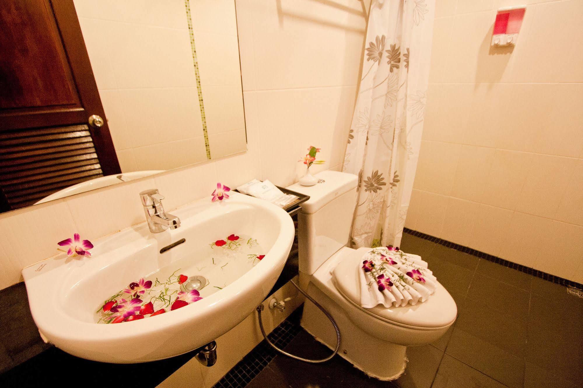 The Chambre Patong Exterior photo